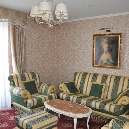 Kamelot Hotel 4*